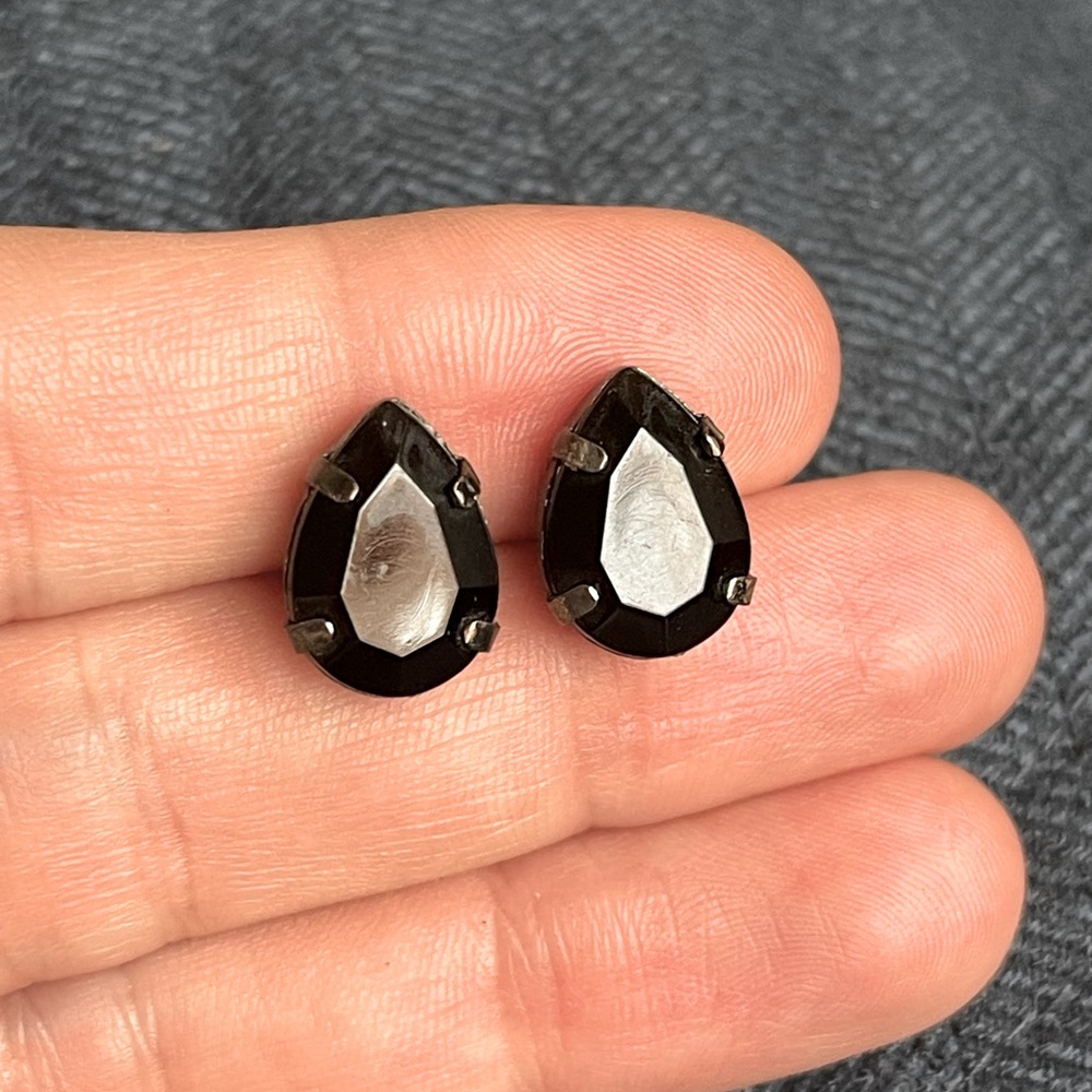 Pear shaped stud earrings mourning style black crystal prong set